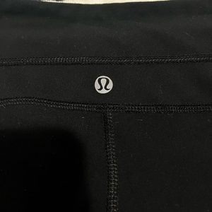 Lululemon Groove Super-High-Rise Flared Pant Nulu
Regular Yoga Pants